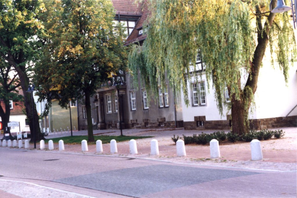 Mit dem Roller um die Poller